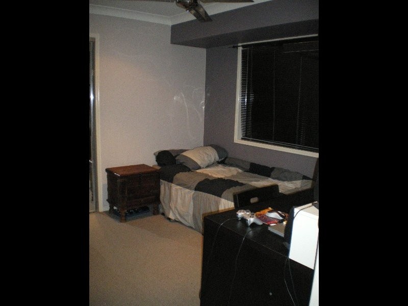 43 Nottinghill Gate Dr, Arundel QLD 4214