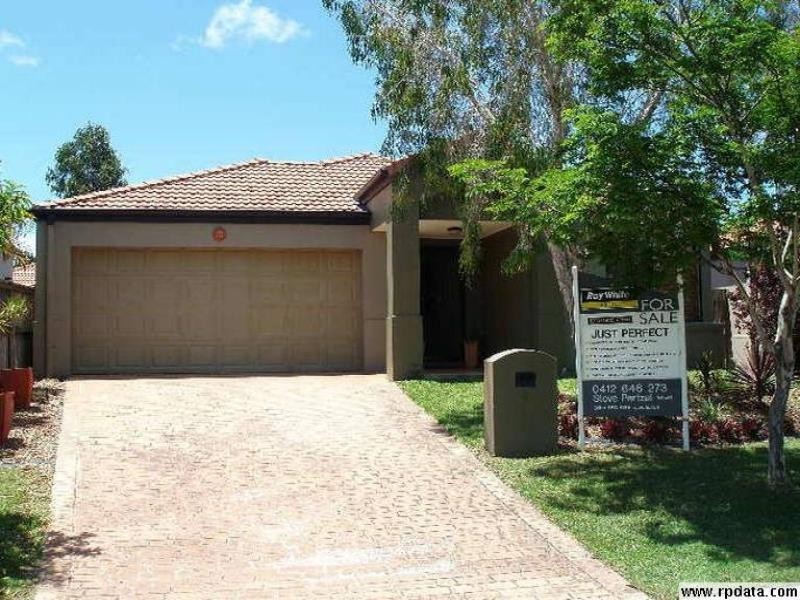 4 Harrow Pl, Arundel QLD 4214