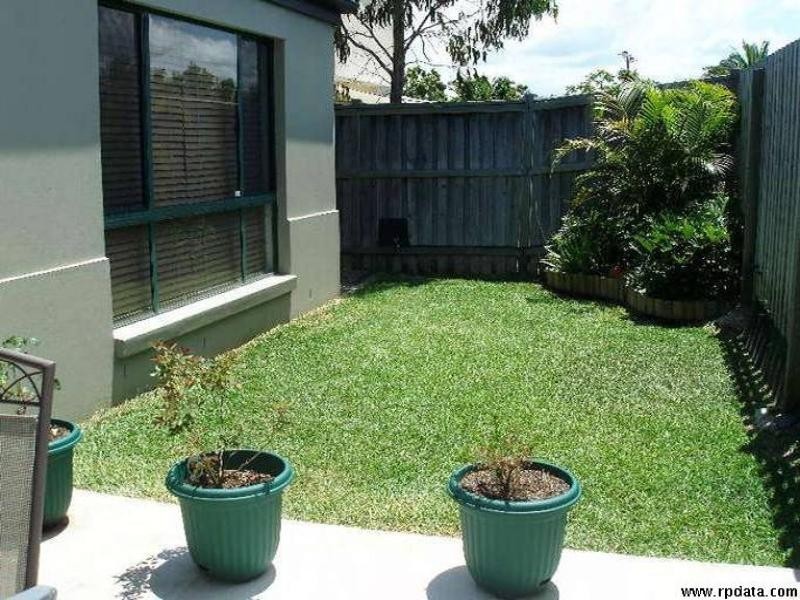 4 Harrow Pl, Arundel QLD 4214