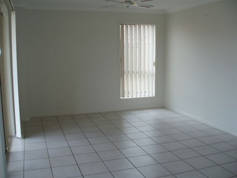 62 Tiger Dr, Arundel QLD 4214