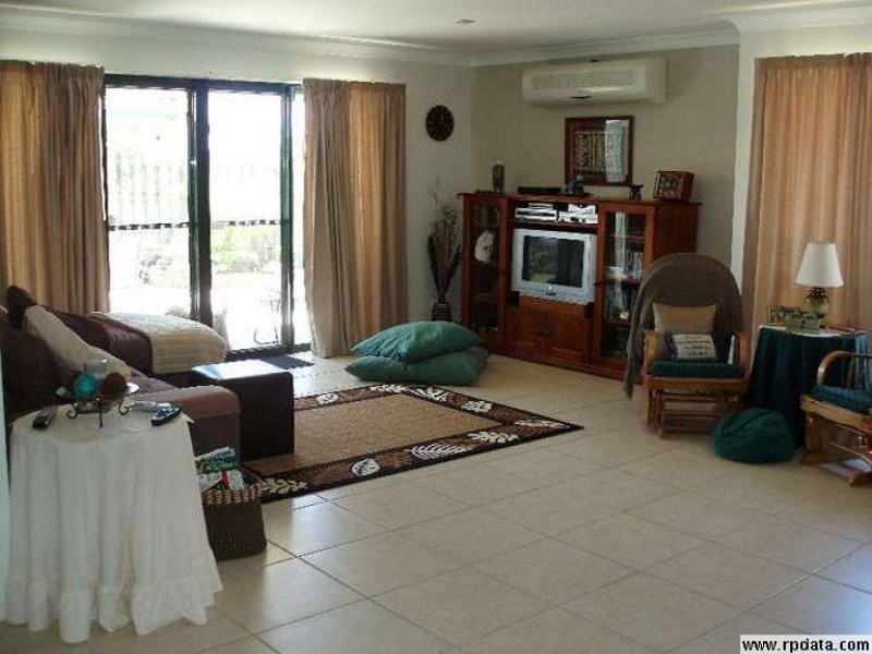 4 Harrow Pl, Arundel QLD 4214