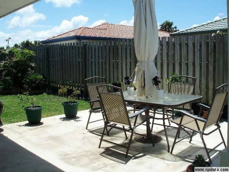 4 Harrow Pl, Arundel QLD 4214