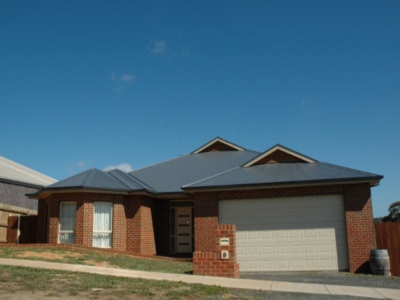 4 Treefern Drive, Sunbury VIC 3429