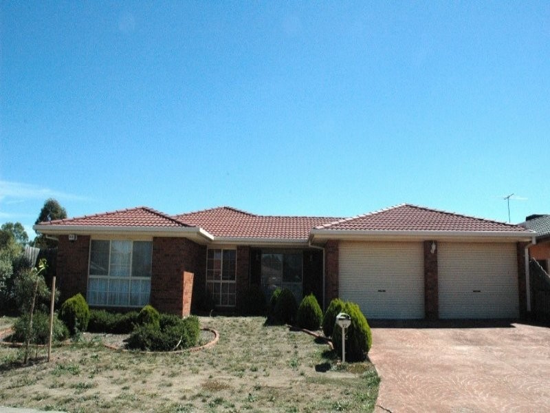 27 Peterhouse Court, Sunbury VIC 3429