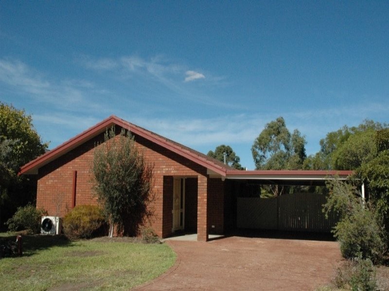 3 Winged Foot Court, Sunbury VIC 3429