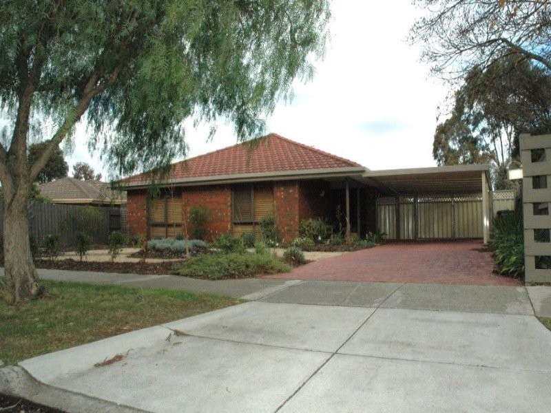 24 Holloway Close, Sunbury VIC 3429