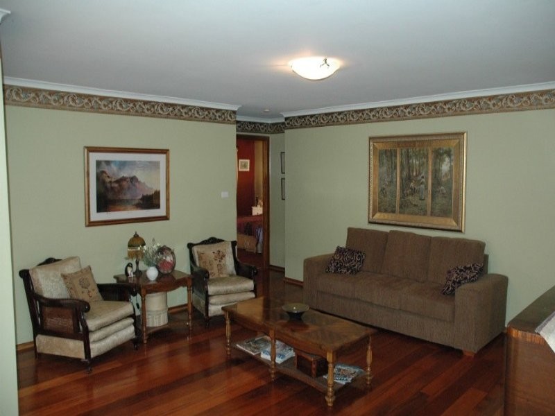 24 Holloway Close, Sunbury VIC 3429