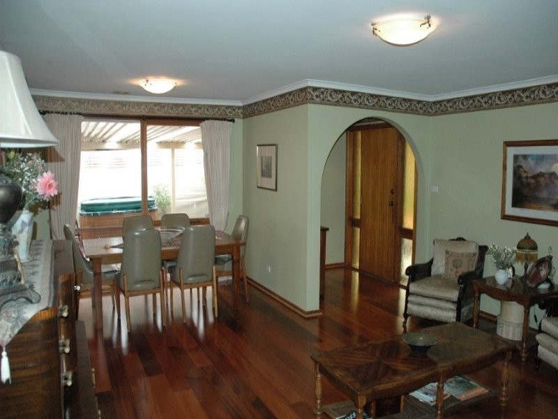 24 Holloway Close, Sunbury VIC 3429