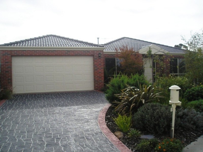16 Daly Close, Sunbury VIC 3429