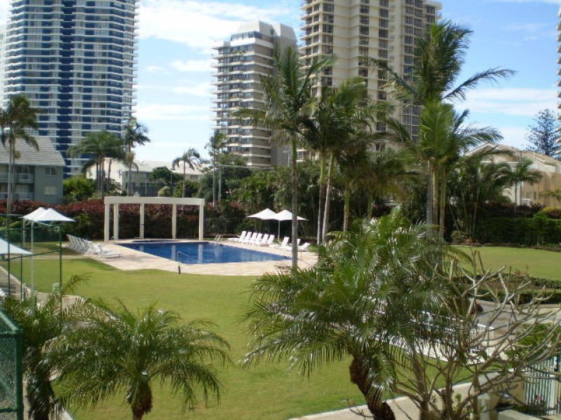 21 Contessa. 1 Serisier Avenue, Main Beach QLD 4217