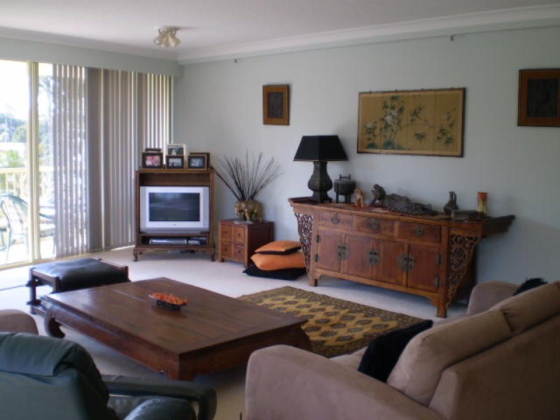 21 Contessa. 1 Serisier Avenue, Main Beach QLD 4217