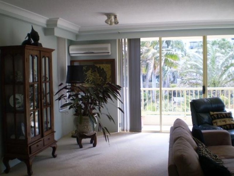 21 Contessa. 1 Serisier Avenue, Main Beach QLD 4217