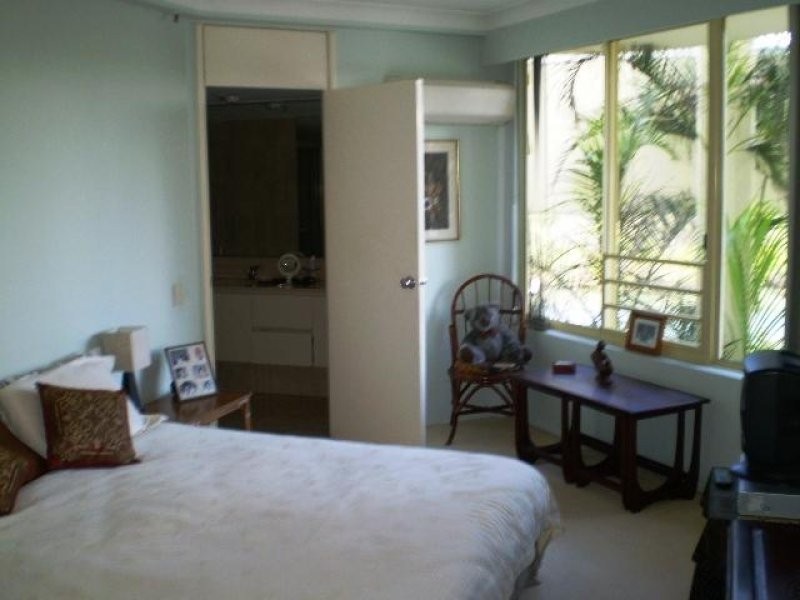 21 Contessa. 1 Serisier Avenue, Main Beach QLD 4217