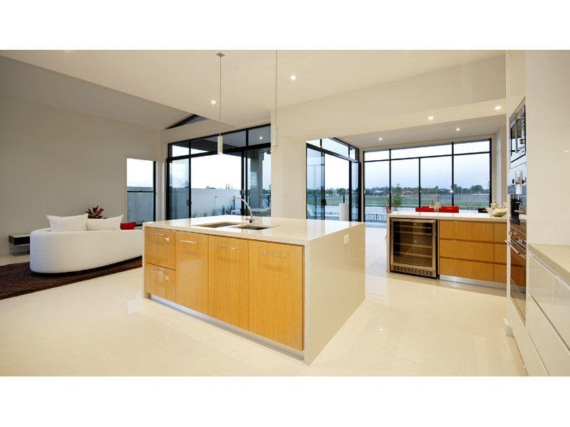 5059 Emerald Island Drive, Carrara QLD 4211