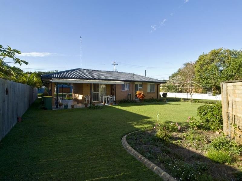 64 Poinciana Boulevard, Broadbeach Waters QLD 4218