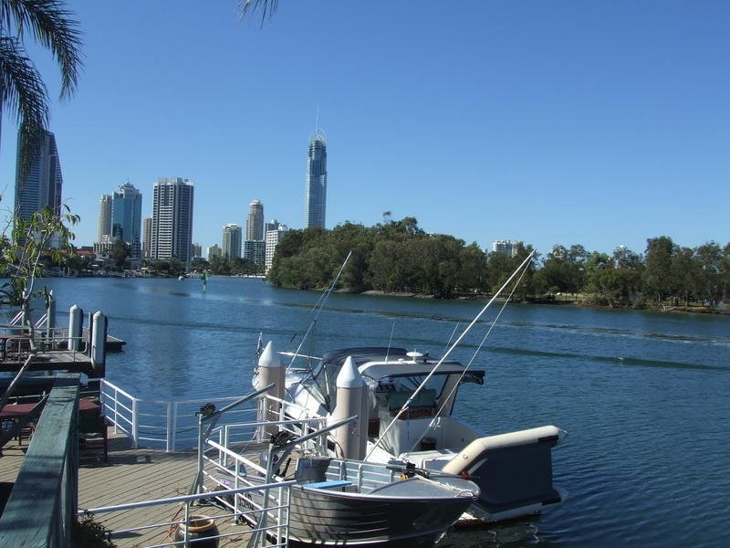 213 Stanhill Drive, Chevron Island QLD 4217