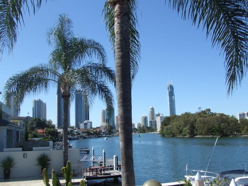 213 Stanhill Drive, Chevron Island QLD 4217