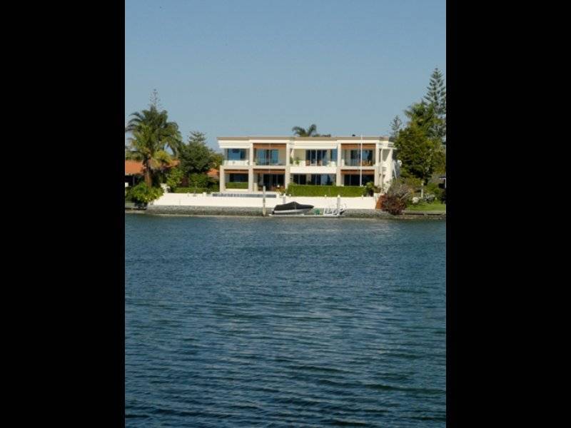 41 The Promenade, Isle Of Capri QLD 4217