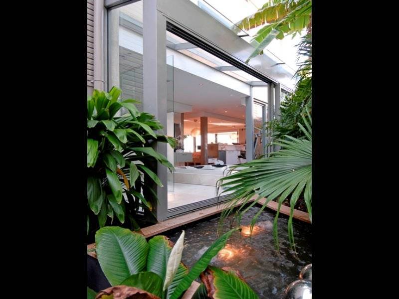 27 Rankin Parade, Main Beach QLD 4217