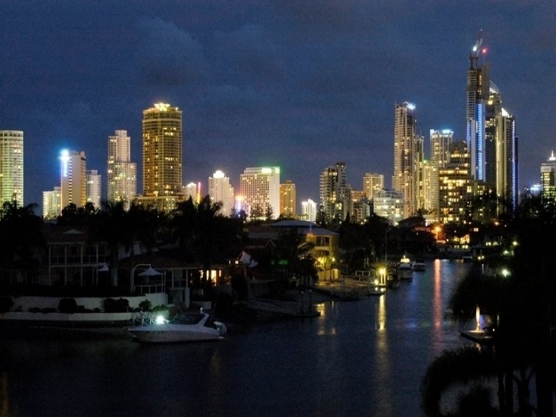 122 Commodore Drive, Paradise Waters QLD 4217