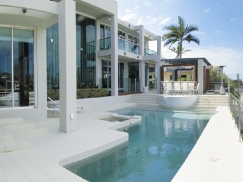 122 Commodore Drive, Paradise Waters QLD 4217