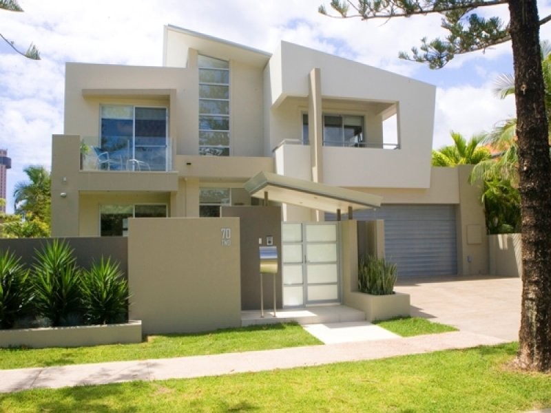 72 Amalfi Drive, Isle Of Capri QLD 4217