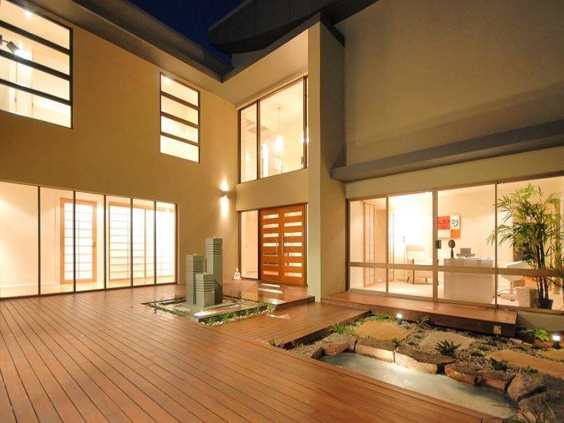 5 Rowes Court, Sorrento QLD 4217