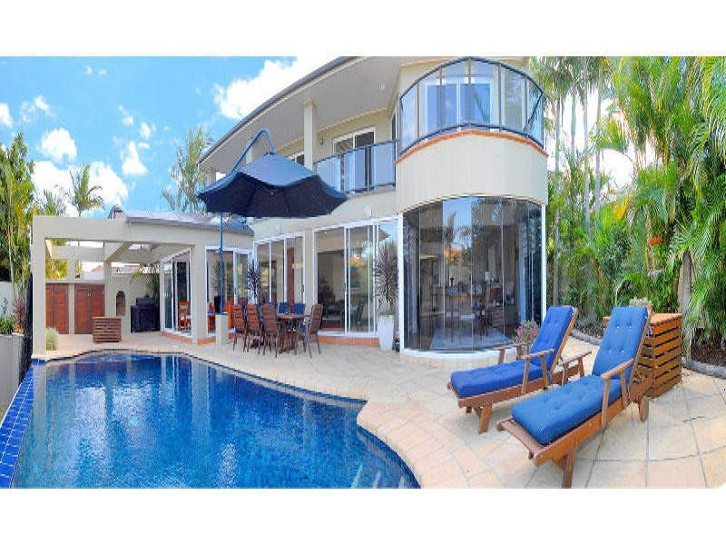 5 Charolais Crescent, Benowa QLD 4217
