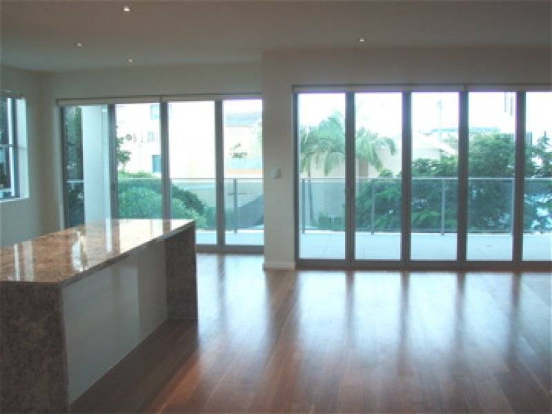 105 Seagull Avenue, Mermaid Beach QLD 4218