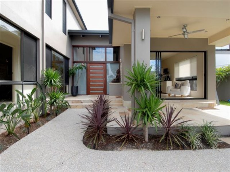 16 Blair Athol Crescent, Sorrento QLD 4217
