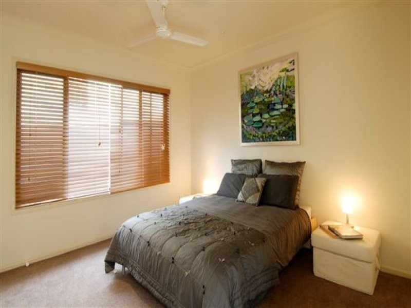16 Blair Athol Crescent, Sorrento QLD 4217