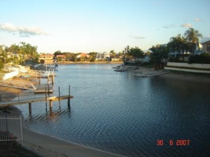 6 Cessnock Close, Mermaid Waters QLD 4218