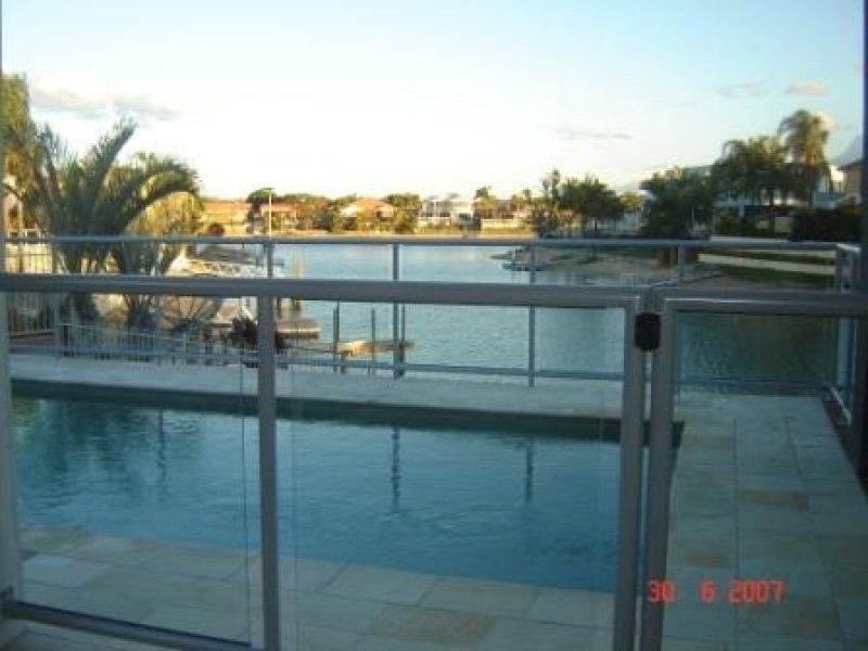 6 Cessnock Close, Mermaid Waters QLD 4218