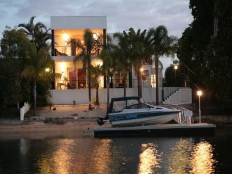 21 Mcilwain Drive, Mermaid Waters QLD 4218