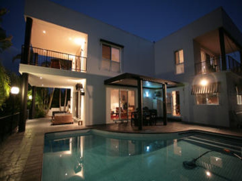 21 Mcilwain Drive, Mermaid Waters QLD 4218