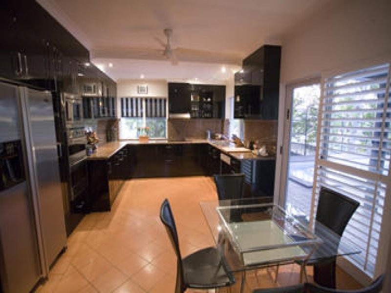 21 Mcilwain Drive, Mermaid Waters QLD 4218