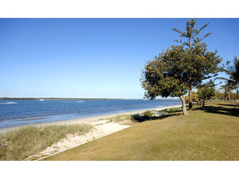 52 Shearwater Esplanade, Runaway Bay QLD 4216
