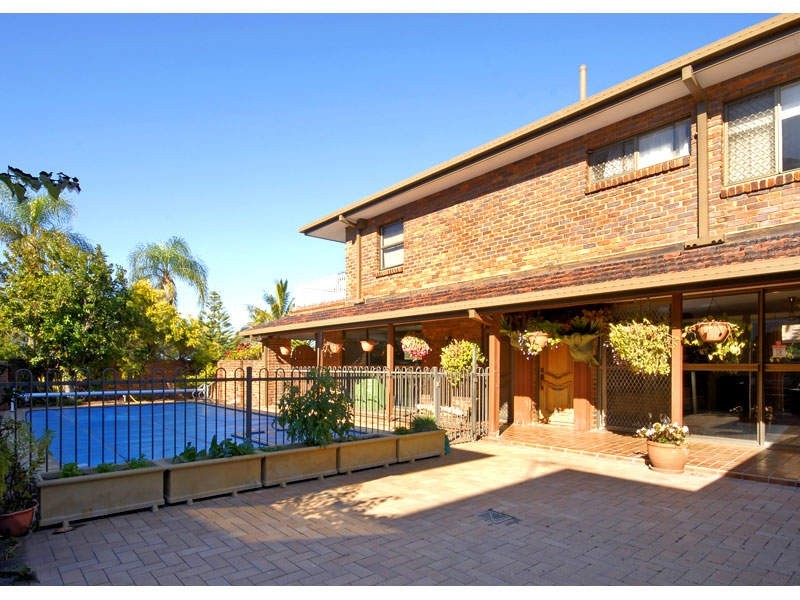 52 Shearwater Esplanade, Runaway Bay QLD 4216