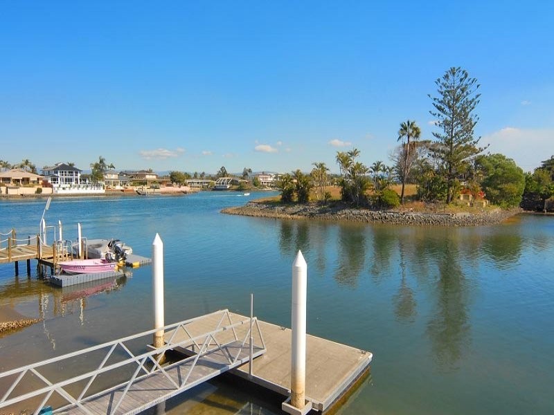 21 Etna Street, Isle Of Capri QLD 4217