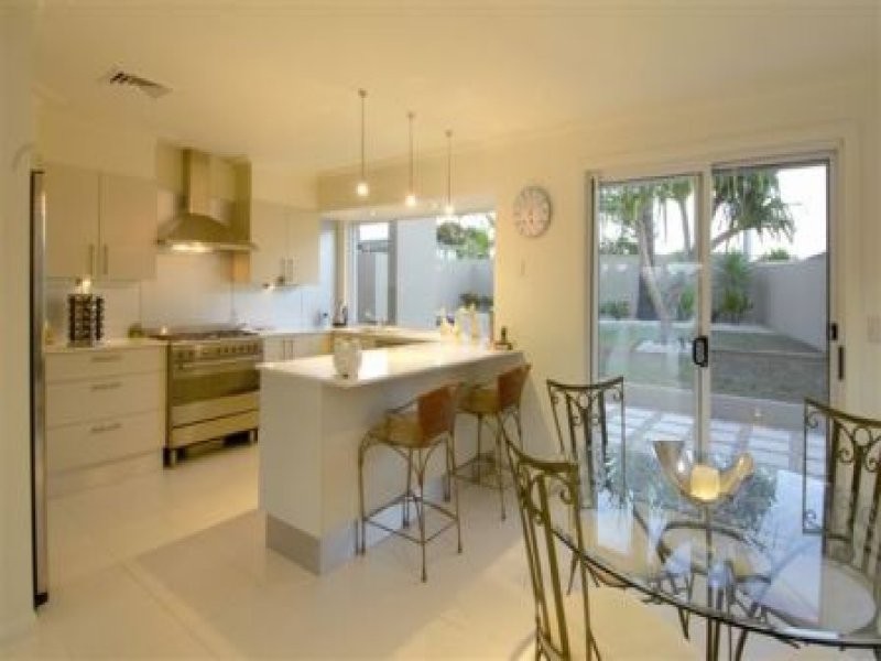 41 Furlong Street, Broadbeach Waters QLD 4218