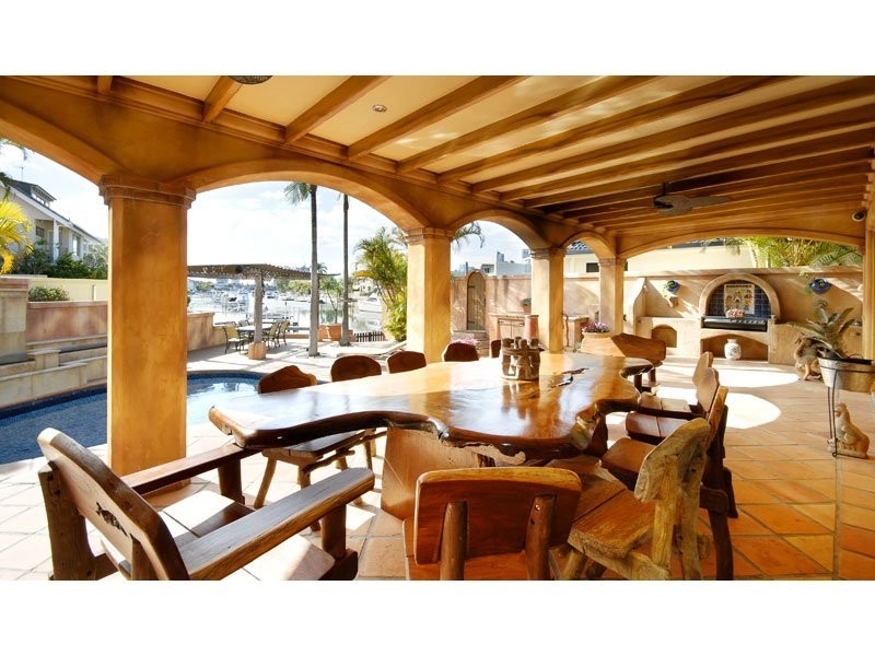 35 Admiralty Drive, Paradise Waters QLD 4217