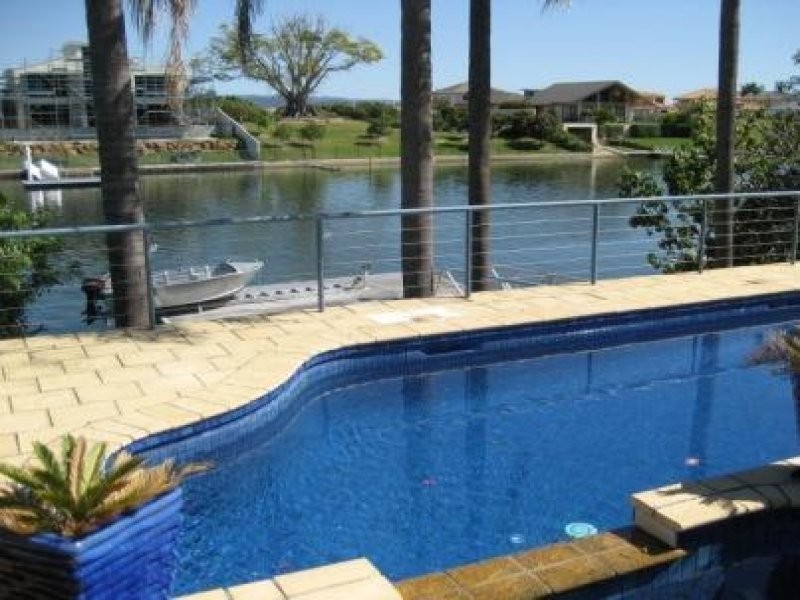 42 River Crescent, Broadbeach Waters QLD 4218