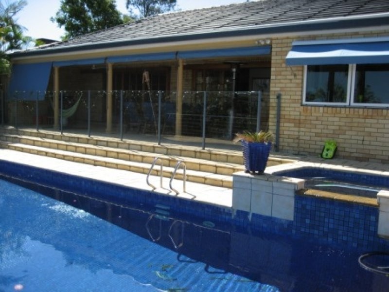 42 River Crescent, Broadbeach Waters QLD 4218