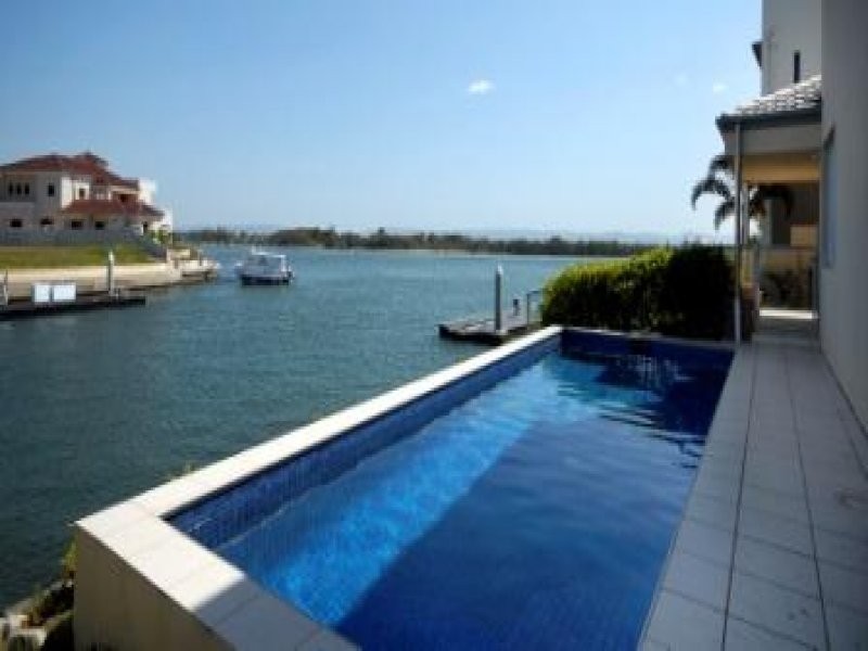10 Westminster Court, Sovereign Islands QLD 4216