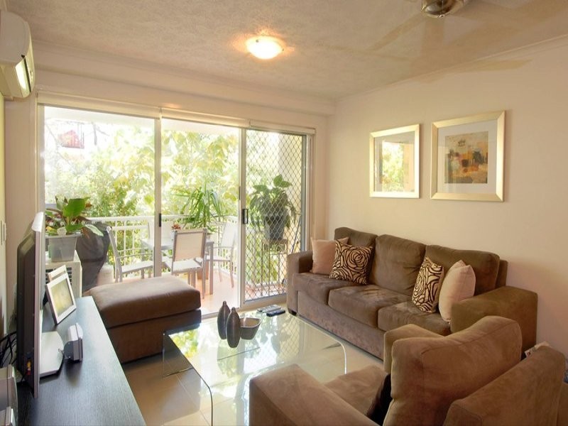 12 Delfino.Mawarra Street, Chevron Island QLD 4217