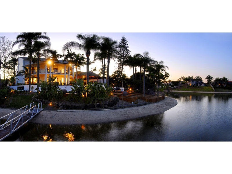 13 Argyle Crescent, Sorrento QLD 4217