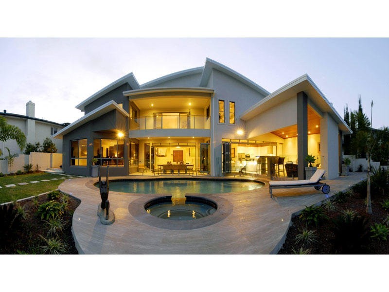 10 St Tropez Terrace, Sorrento QLD 4217