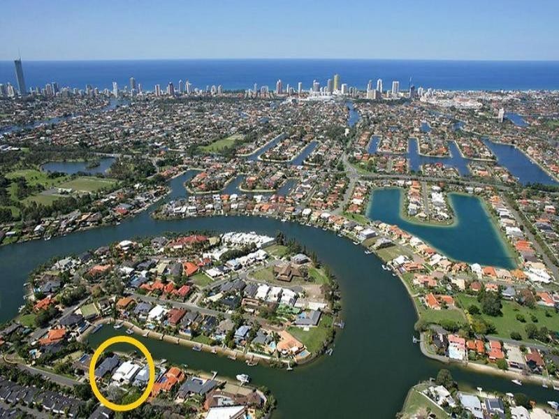 10 St Tropez Terrace, Sorrento QLD 4217