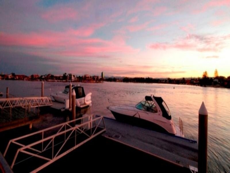 102 Admiralty Drive, Paradise Waters QLD 4217