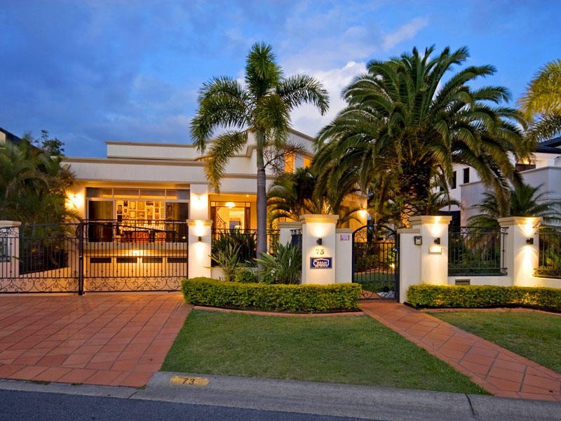 73 Bollard Circuit, Clear Island Waters QLD 4226